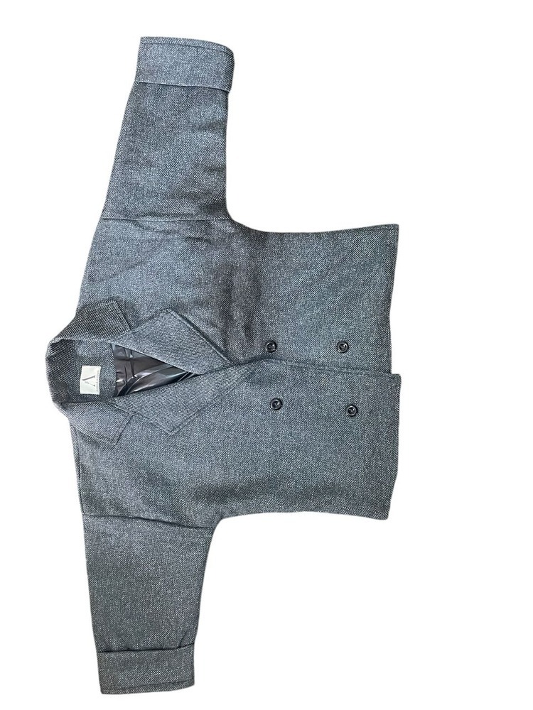 استایل کت تک زنانه آستین پاکتی روی تن مدل به رنگ کد 3