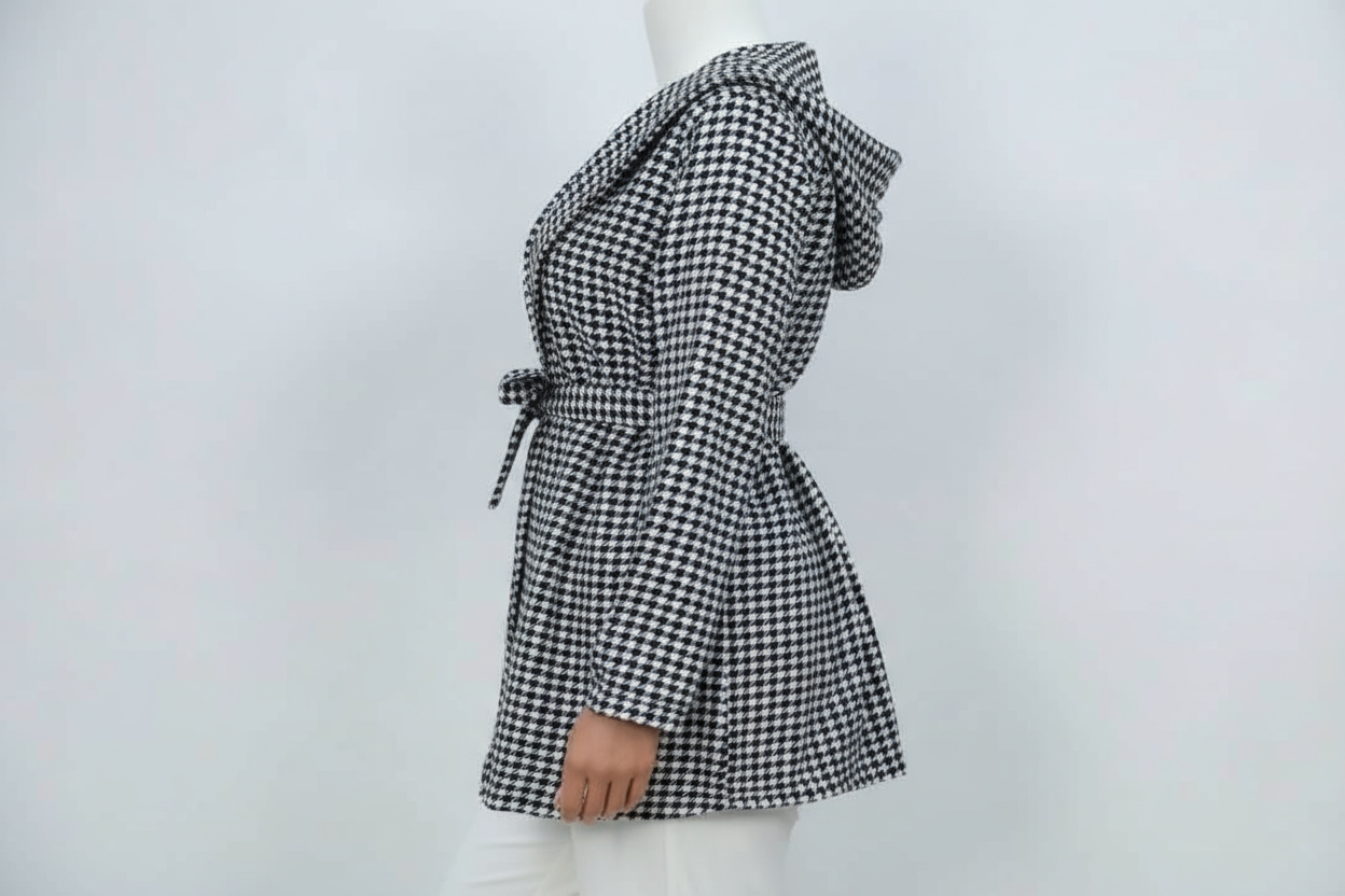 پالتو پیچازی زنانه کمربنددار رنگ سفید مشکی