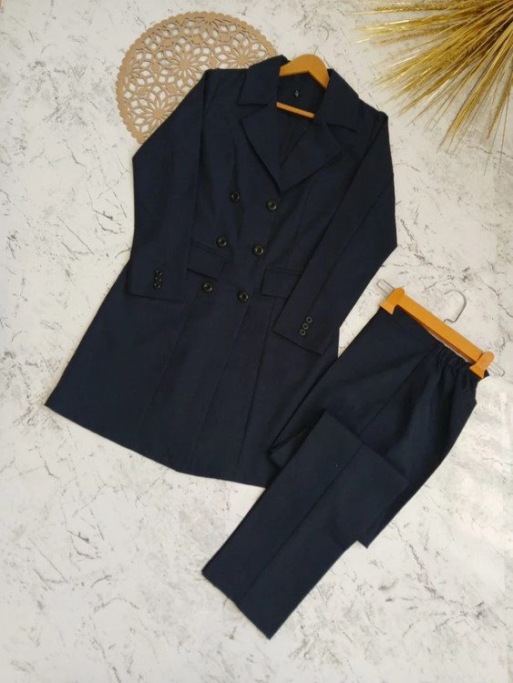 مانتو شلوار اداری زنانه ۶ دکمه ساده سورمهای با دوخت استاندارد و پارچه باکیفیت