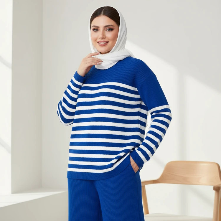 بافت زنانه راهراه آبی با پارچه نرم و گرم مناسب فصل پاییز و زمستان